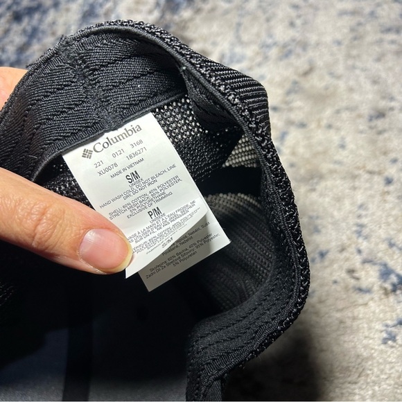 Columbia Black Flexfit Hat - Picture 11 of 11